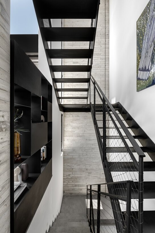 Photo 3 of 18 in The home of Moshik Hadida - owner of an architecture ...