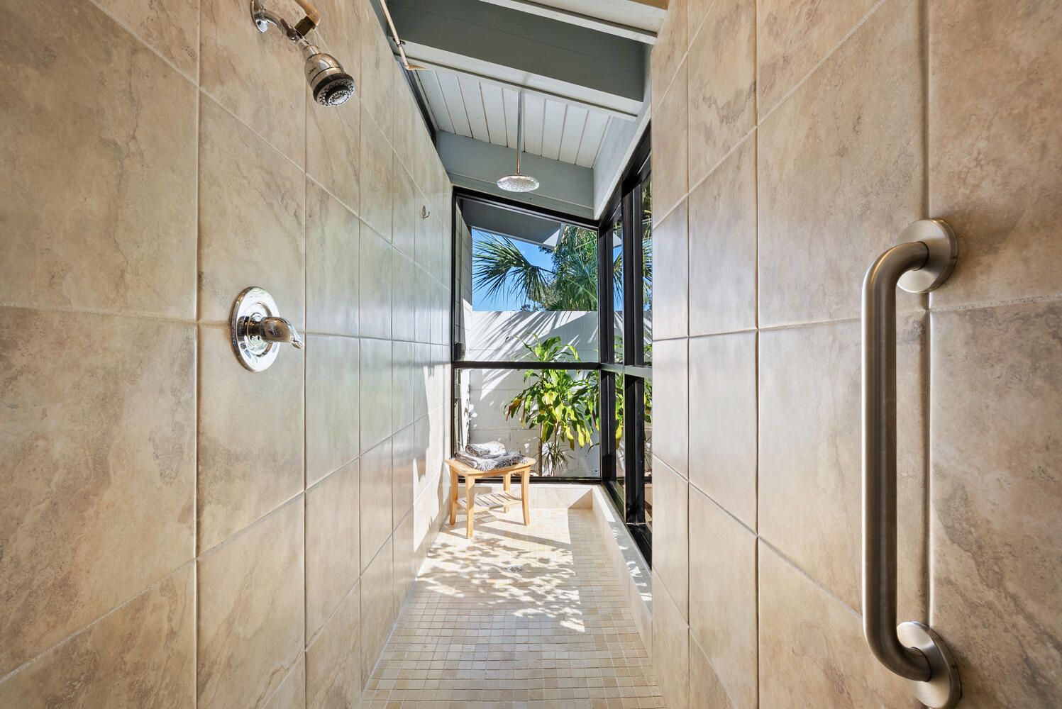 Photo 10 of 15 in This $849K Florida Midcentury Was Designed by a ...