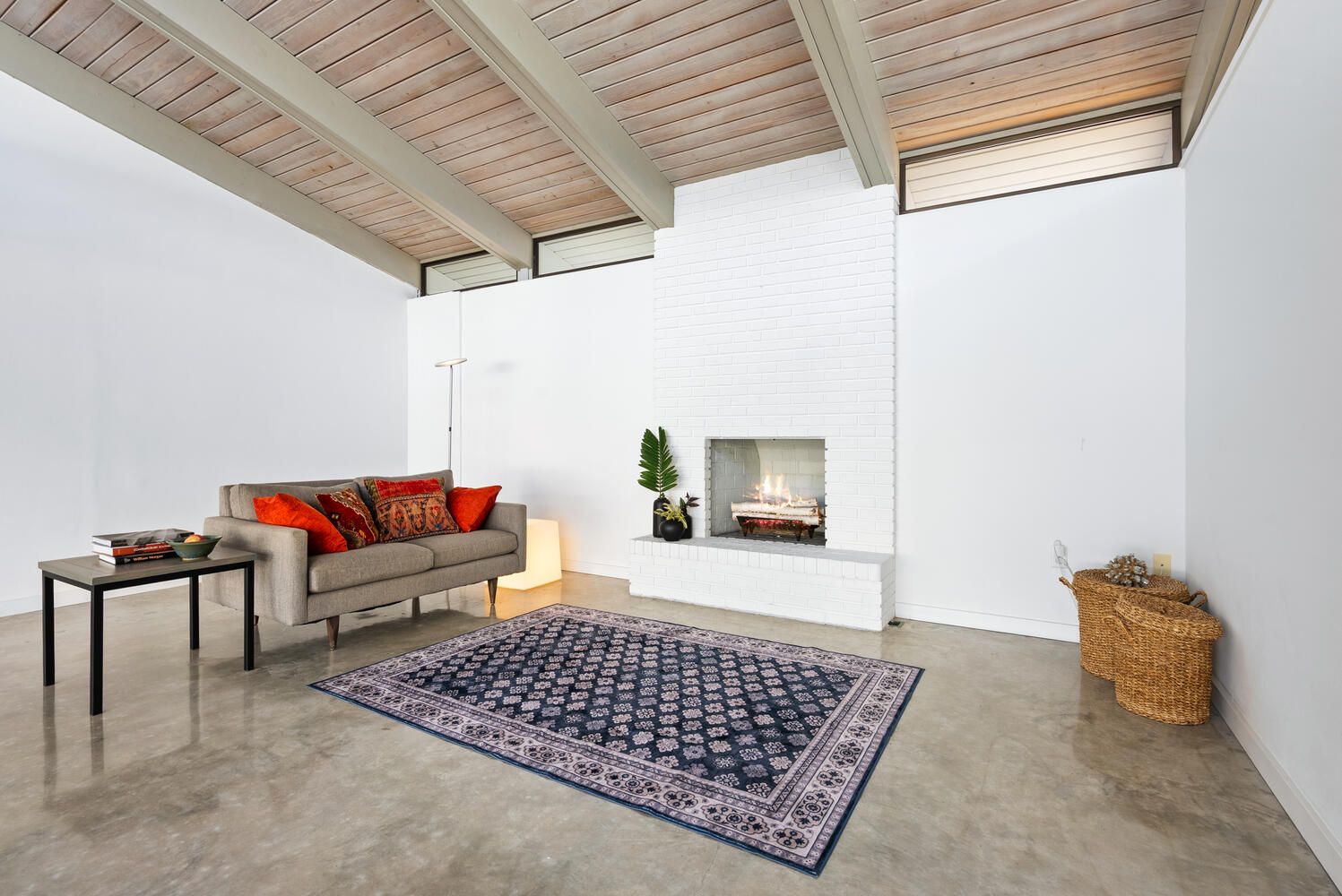 Photo 6 of 15 in This $849K Florida Midcentury Was Designed by a ...