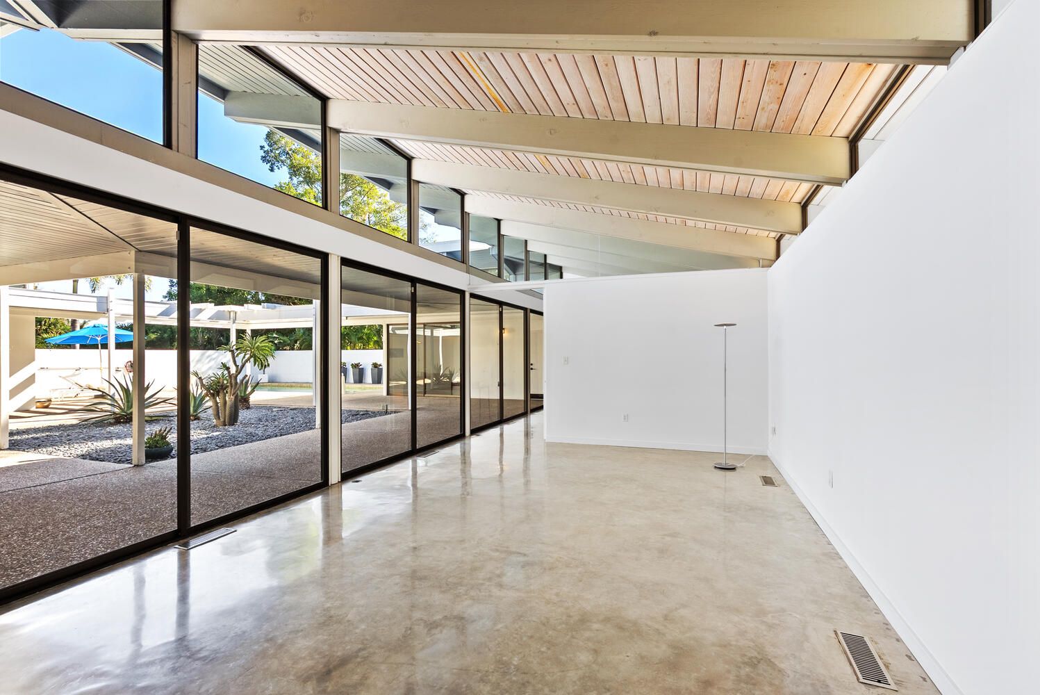 Photo 3 of 15 in This $849K Florida Midcentury Was Designed by a ...