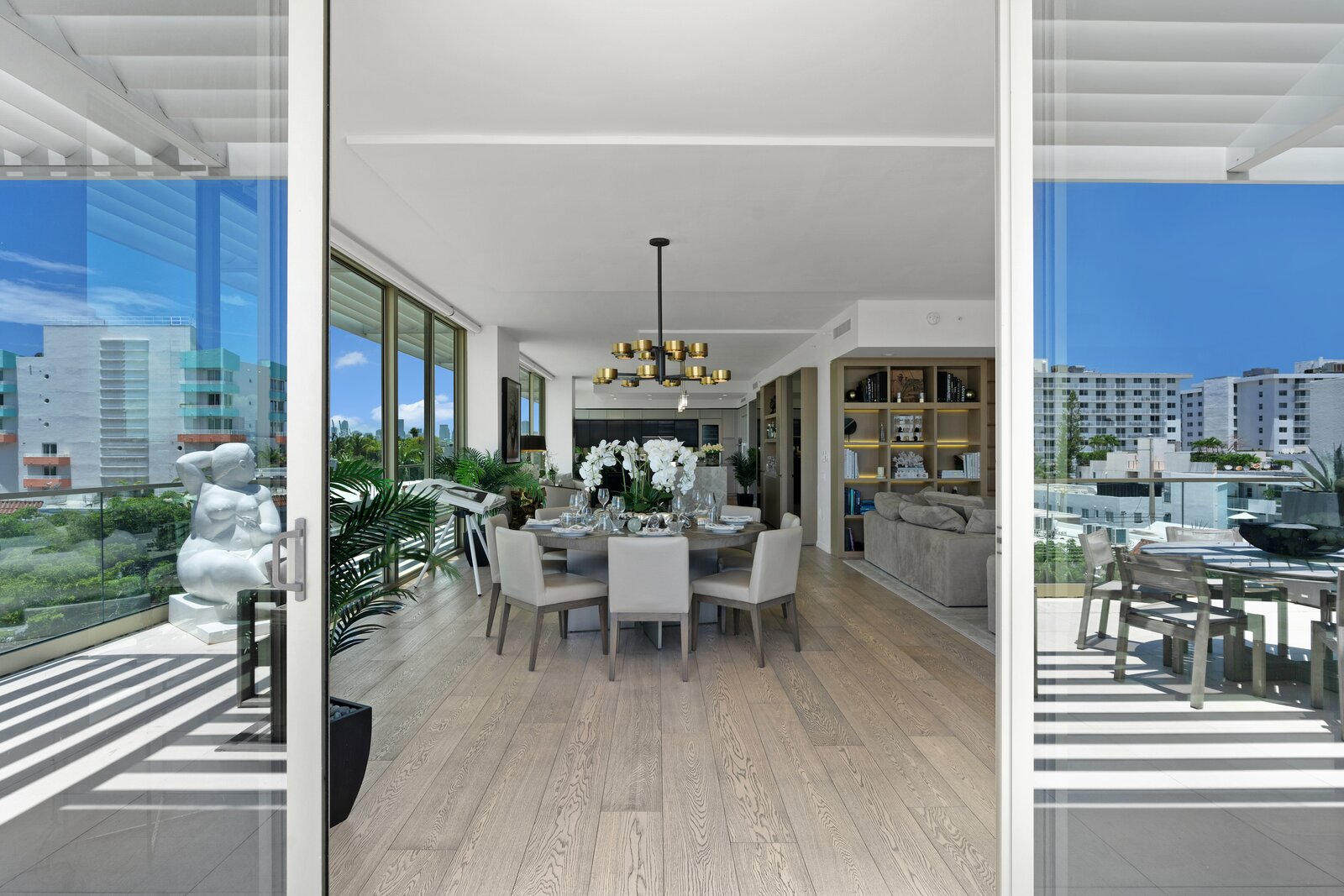 Photo 3 of 40 in Exquisite $8.975M South Beach Penthouse Hits the ...