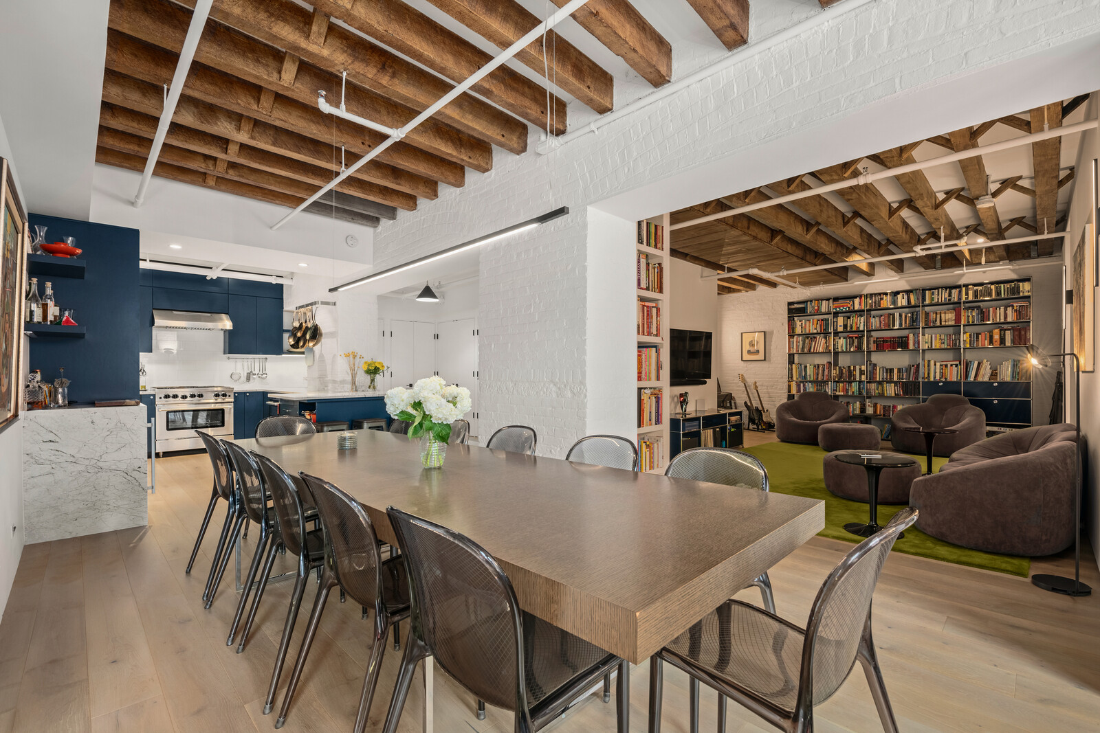 Photo 3 of 22 in Historic Tribeca unit unveils a new design exposing ...