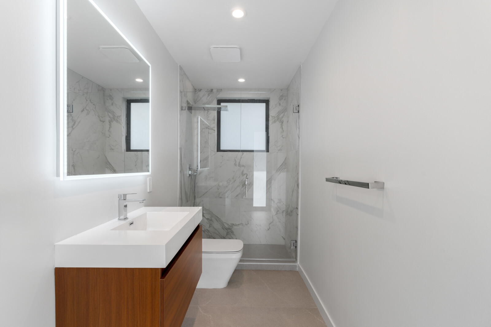 Photo 10 of 24 in Luxurious Renovated Estate in Prestigious Hammock ...