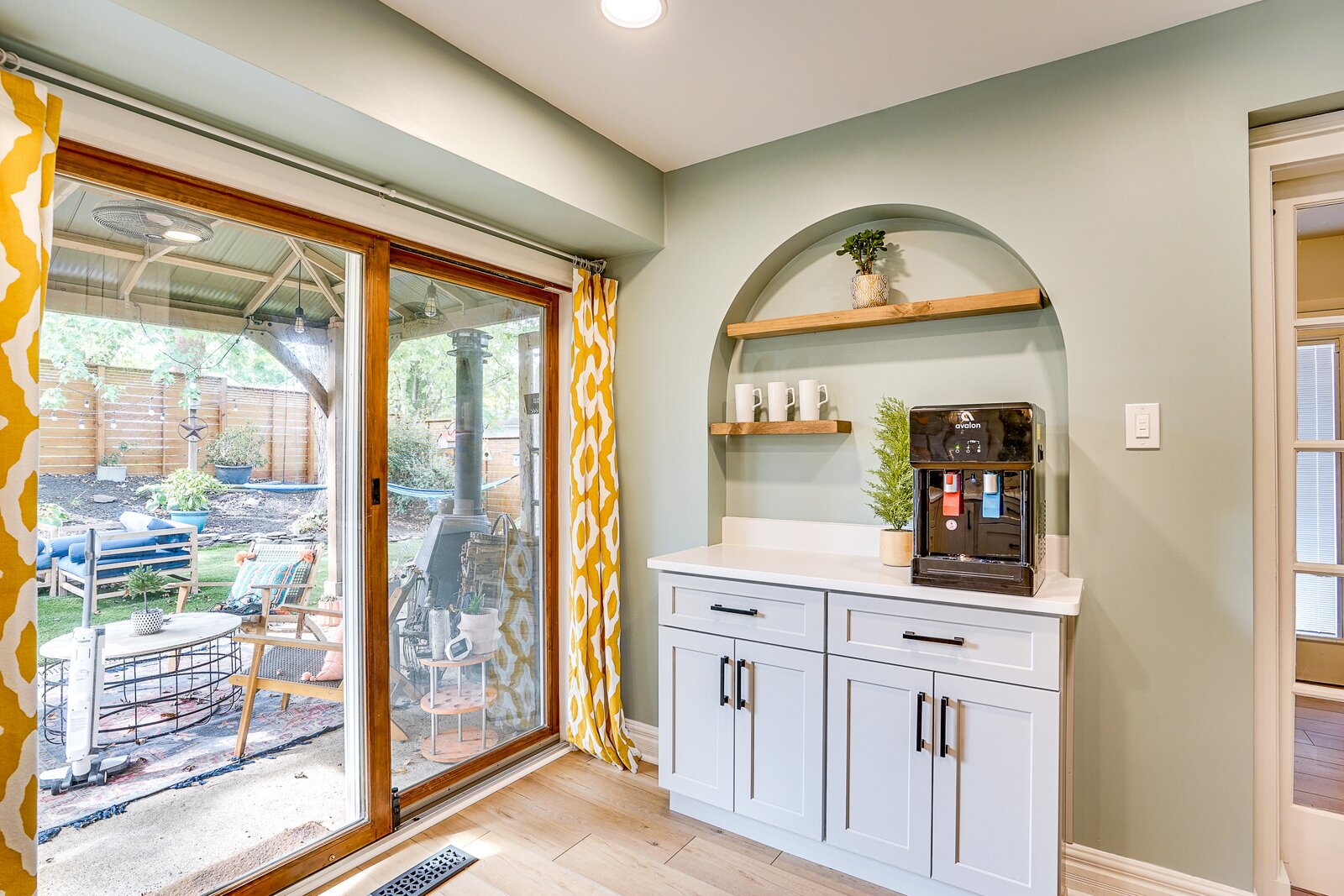 Photo 4 of 5 in Shawna & Donovan's Kitchen Reno by Caitlin Dashner Dwell