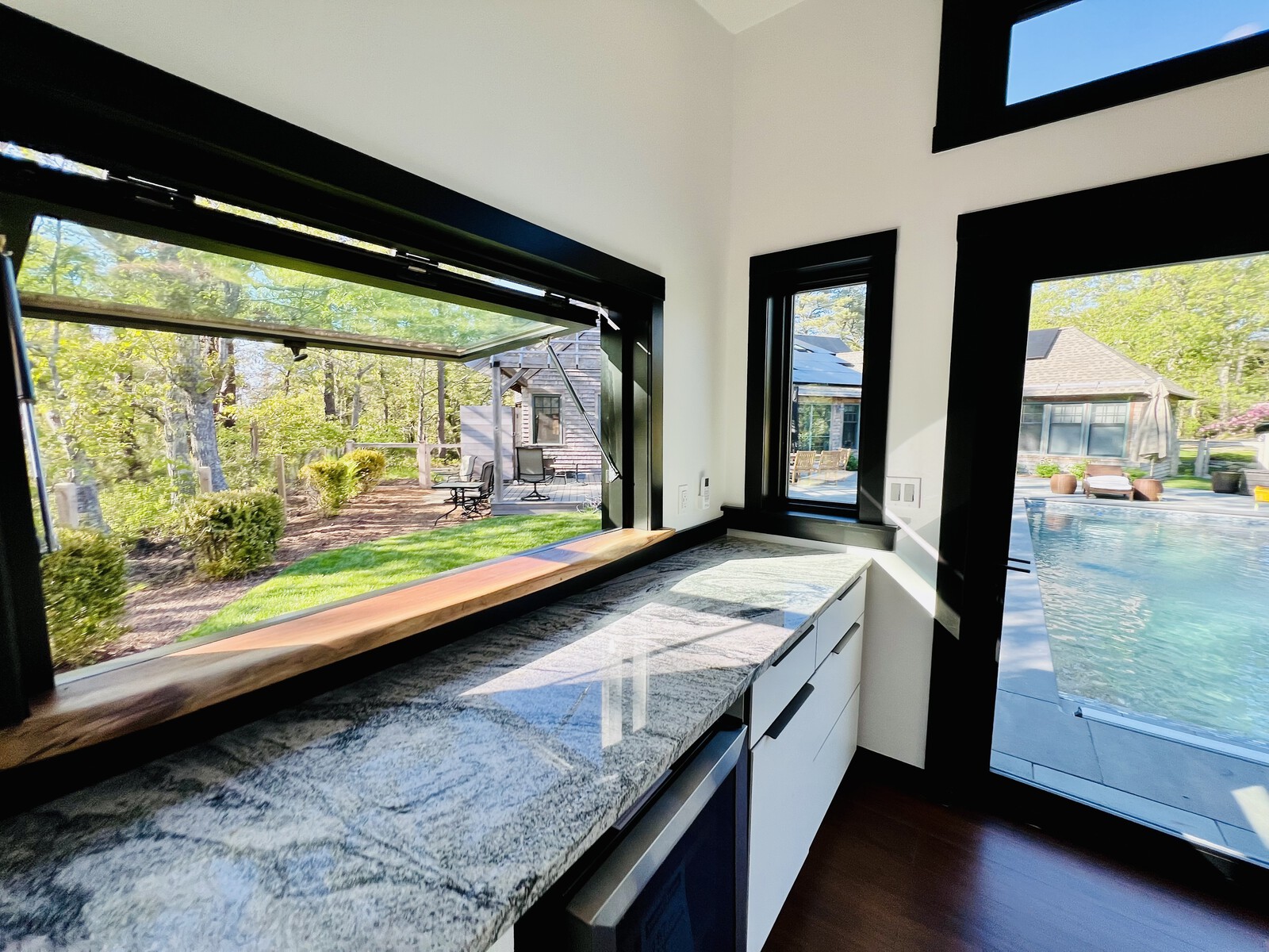 Forget the Bunker. Off-the-Grid Mansions Offer Hideouts in Luxury. - Off Grid Luxury Apartment